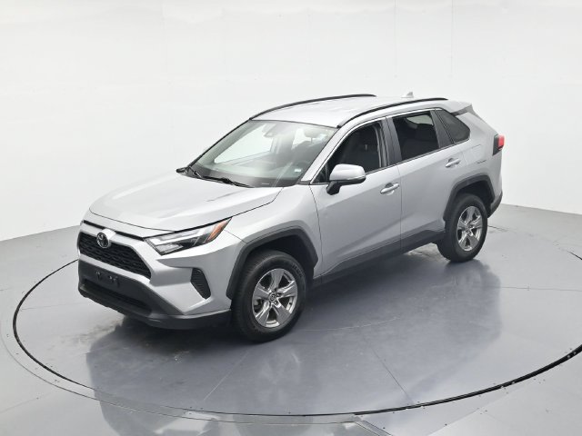 Used 2024 Toyota RAV4 XLE FWD image 43