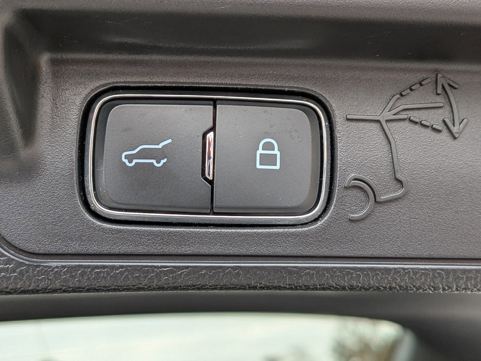 Certified 2023 Ford Explorer XLT w/ Equipment Group 202A image 15