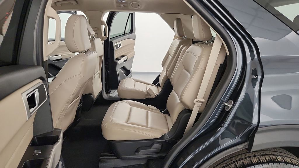 Certified 2022 Ford Explorer XLT w/ Equipment Group 202A image 15