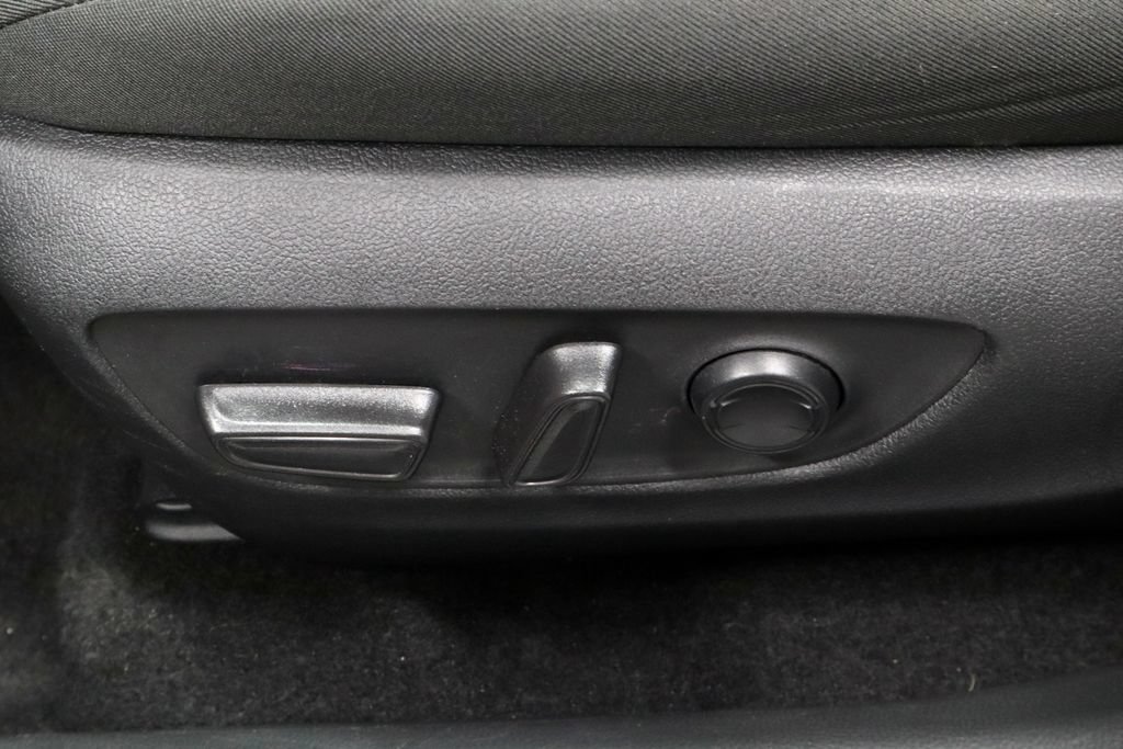 Used 2024 Toyota RAV4 XLE AWD/4WD image 23