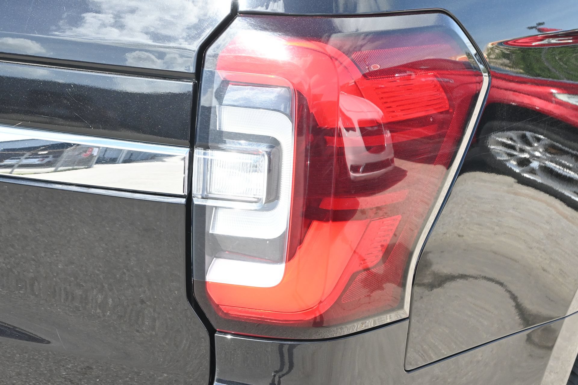 Certified 2024 Ford Expedition Limited RWD image 18