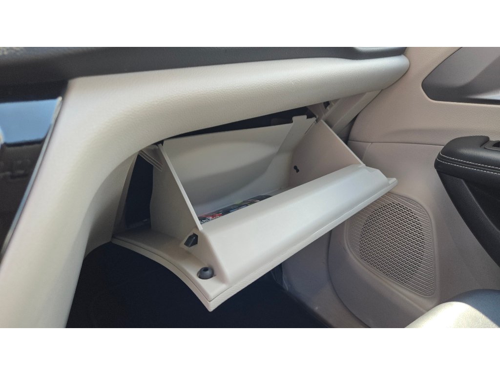 Used 2024 Chrysler Pacifica Touring-L FWD image 32