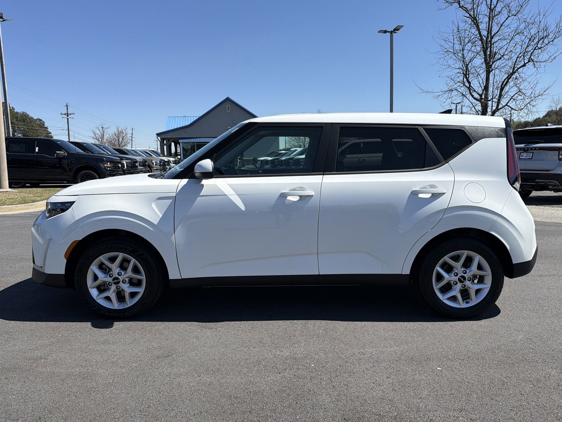 Used 2025 Kia Soul LX w/ LX Technology Package image 20