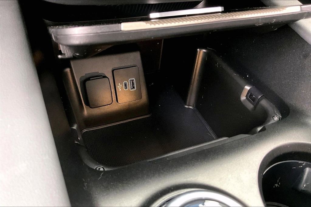 Certified 2025 Ford Explorer Active image 32