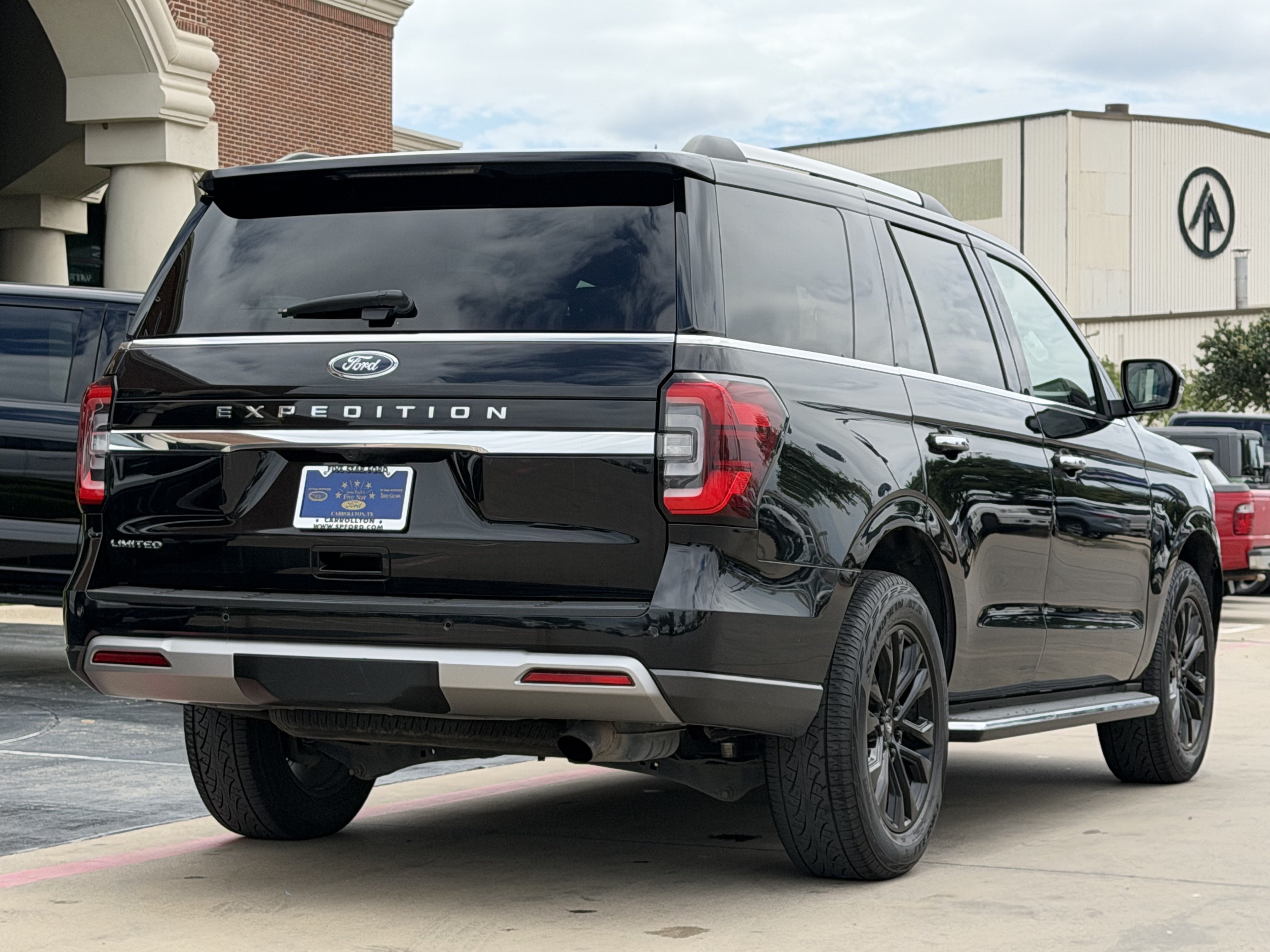 Certified 2022 Ford Expedition Limited AWD/4WD image 4