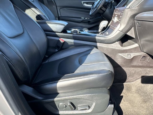 Certified 2018 Ford Edge Titanium FWD image 12