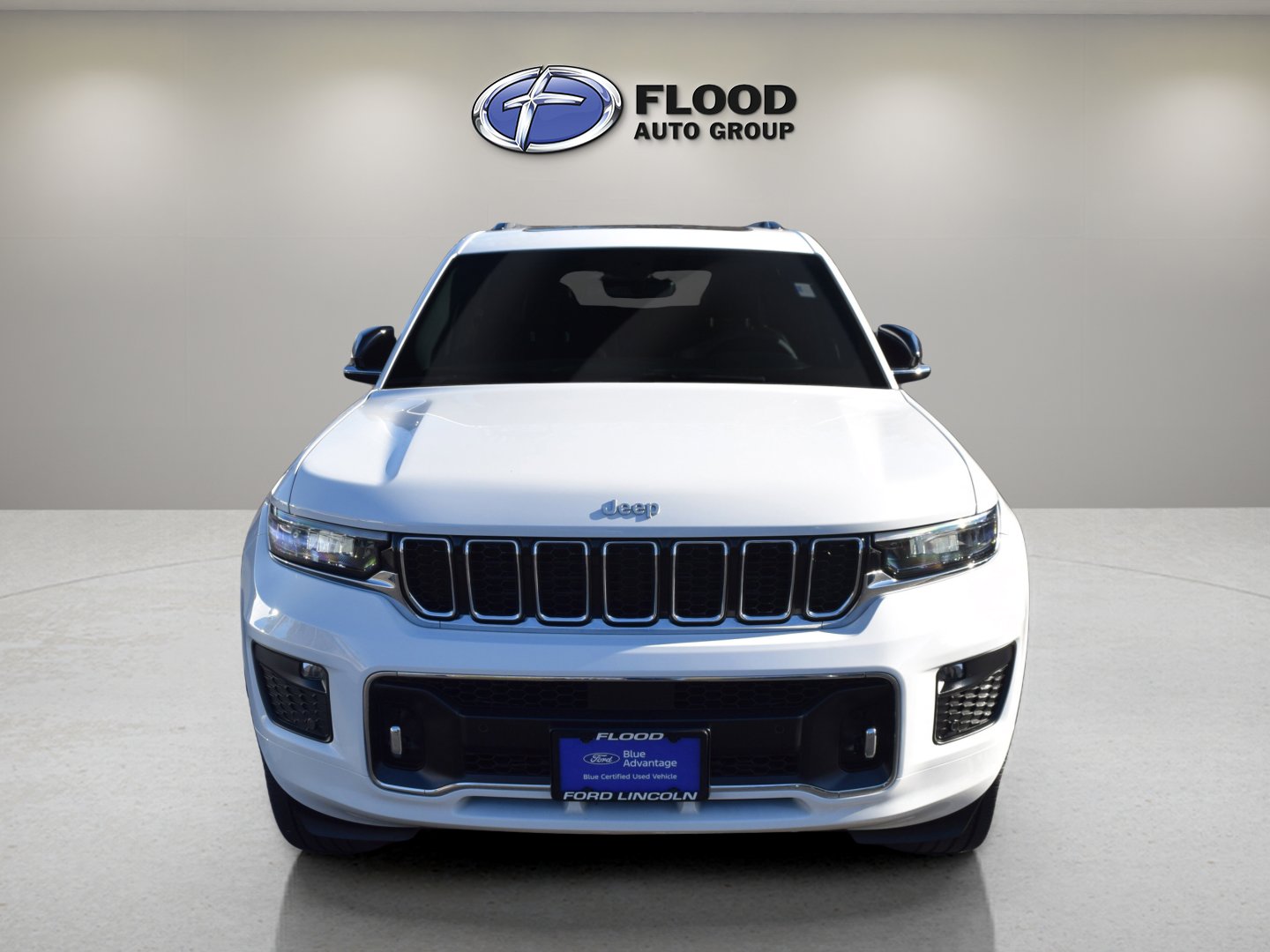 Used 2024 Jeep Grand Cherokee L Overland image 2