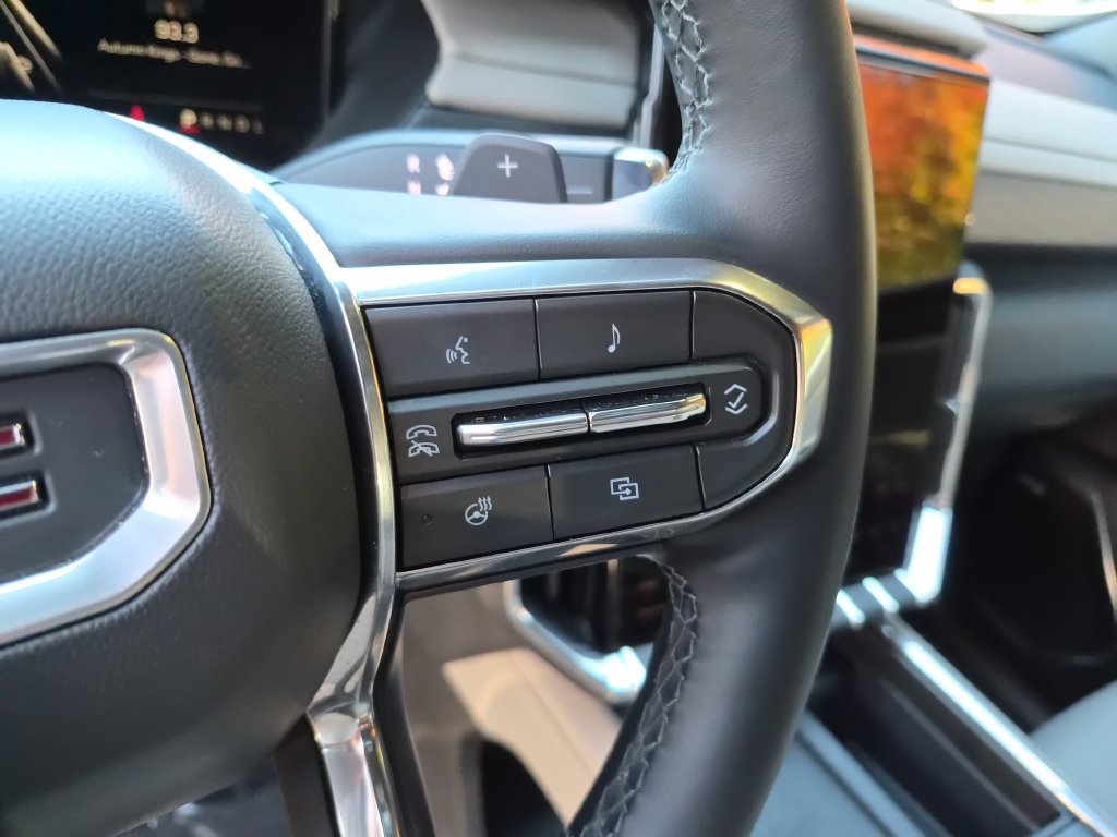 Used 2026 GMC Acadia Elevation w/ Elevation Premium Package FWD image 25