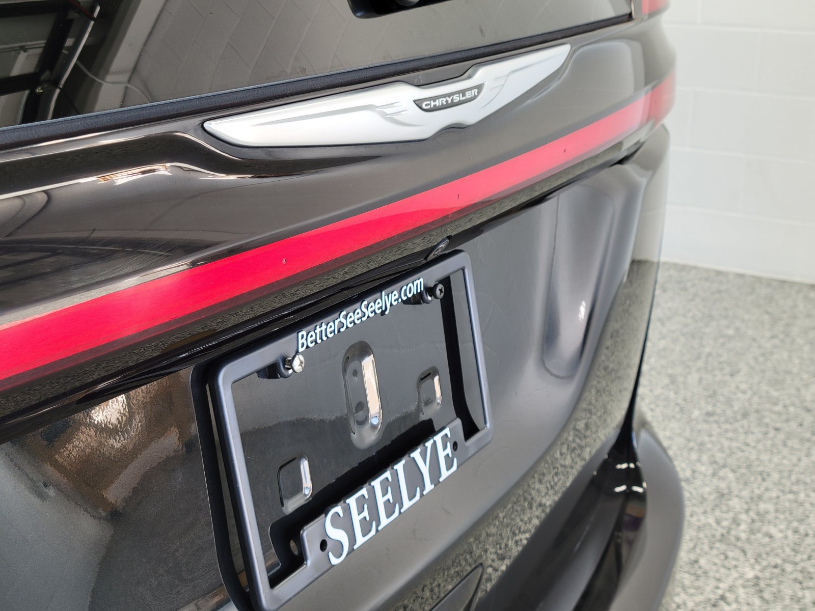 Used 2023 Chrysler Pacifica Touring-L FWD image 33