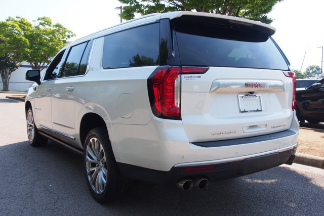 Used 2022 GMC Yukon XL Denali AWD/4WD image 5
