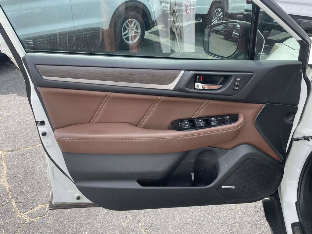Used 2019 Subaru Outback 3.6R Touring w/ Popular Package #3A AWD/4WD image 15