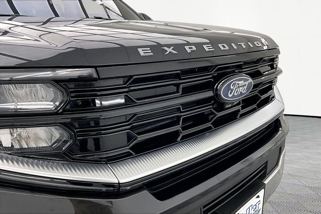 Certified 2025 Ford Expedition Platinum w/ Platinum Ultimate Package AWD/4WD image 29