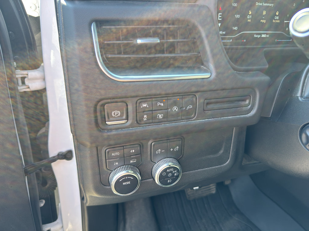 Used 2022 GMC Yukon XL SLT w/ SLT Premium Package AWD/4WD image 14