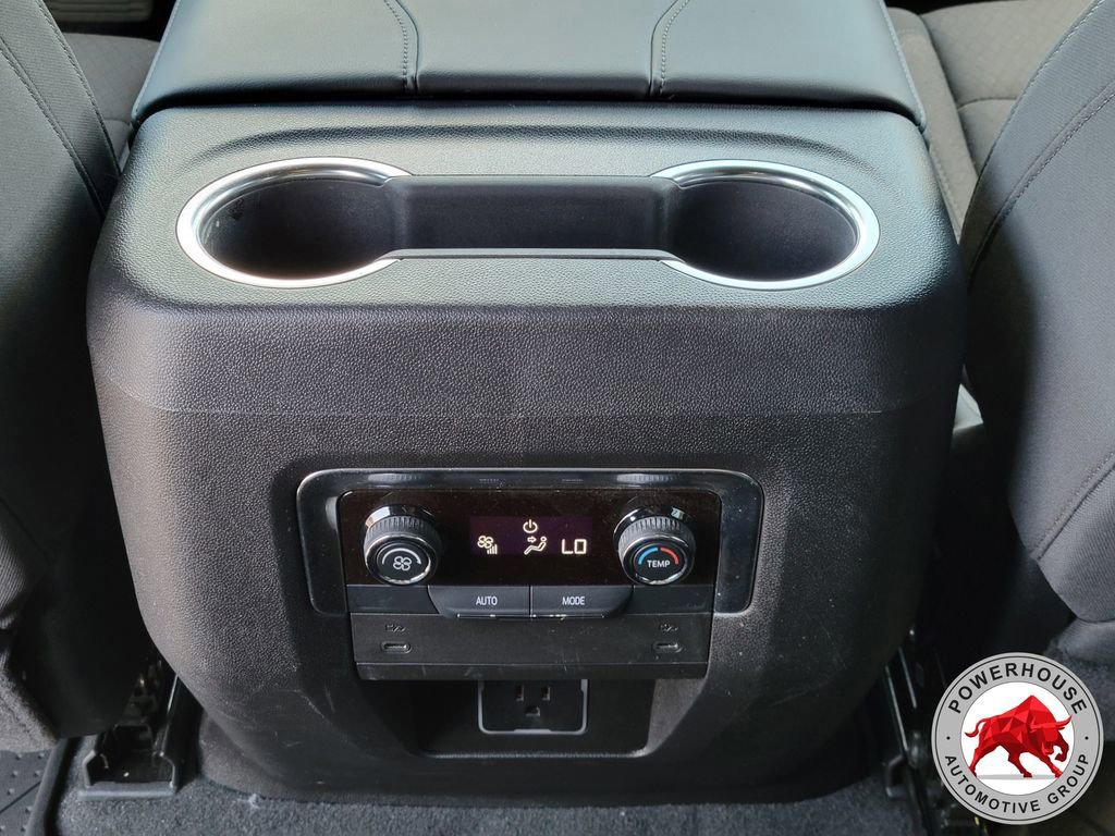 Used 2025 Chevrolet Suburban LS image 18