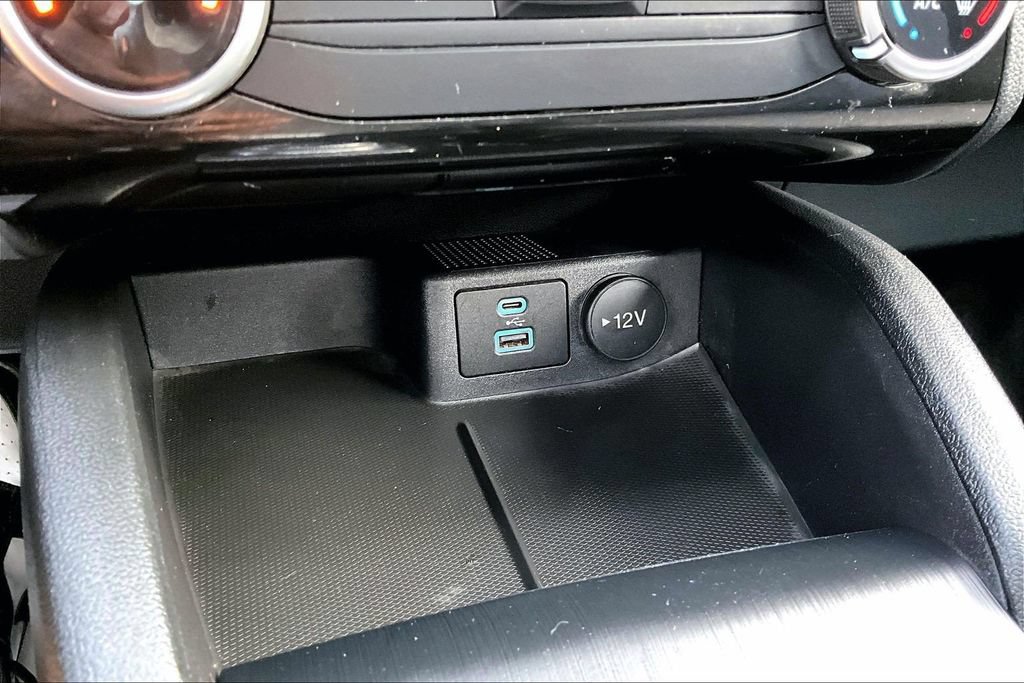 Certified 2022 Ford Escape SE w/ SE Sport Appearance Package AWD/4WD image 27