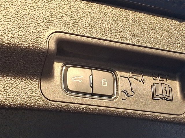 Certified 2020 Ford Explorer XLT w/ Equipment Group 202A image 31