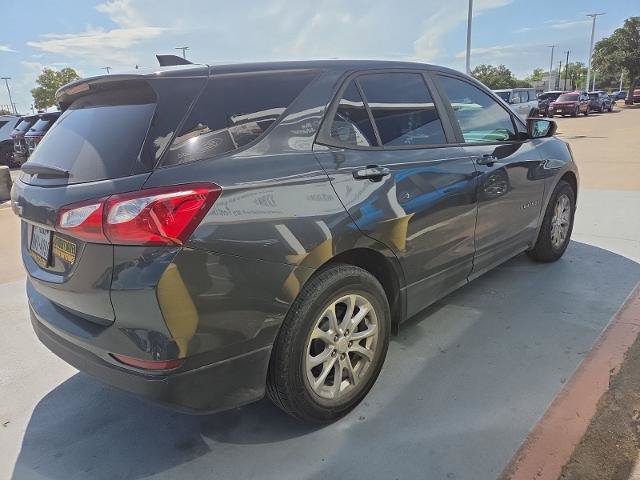 Used 2021 Chevrolet Equinox LS w/ LS Convenience Package FWD image 3