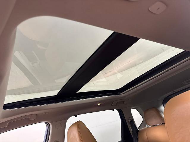 Used 2022 Nissan Rogue Platinum w/ Head-Up Display Package image 9