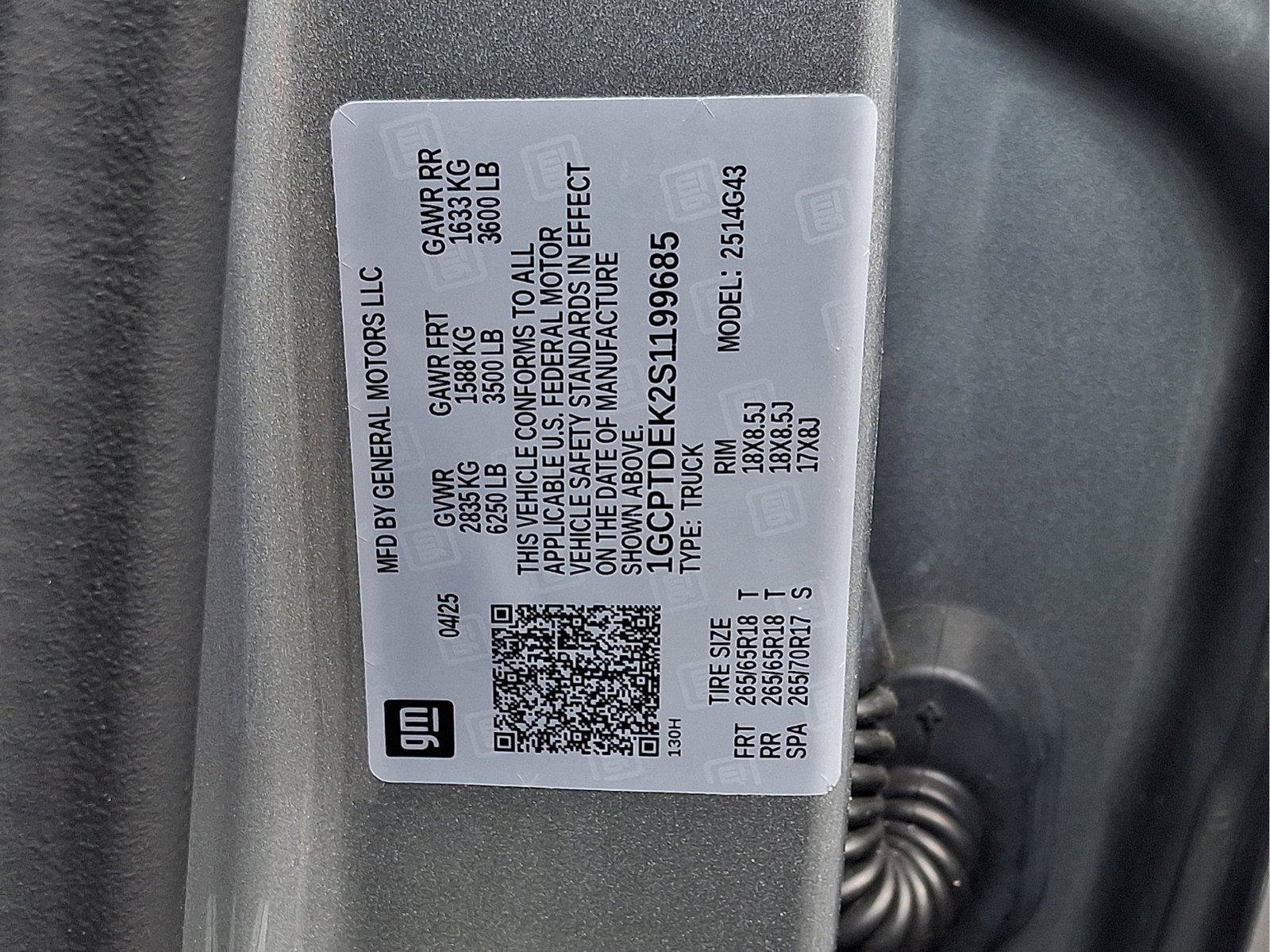 Used 2025 Chevrolet Colorado Z71 w/ Technology Package AWD/4WD image 26