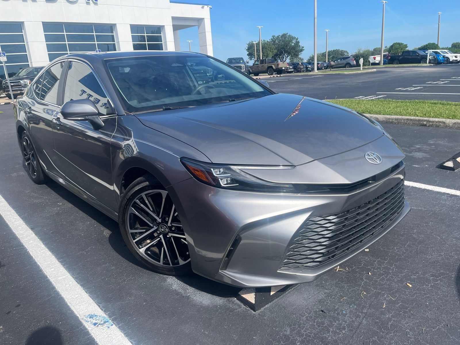Used 2025 Toyota Camry XLE