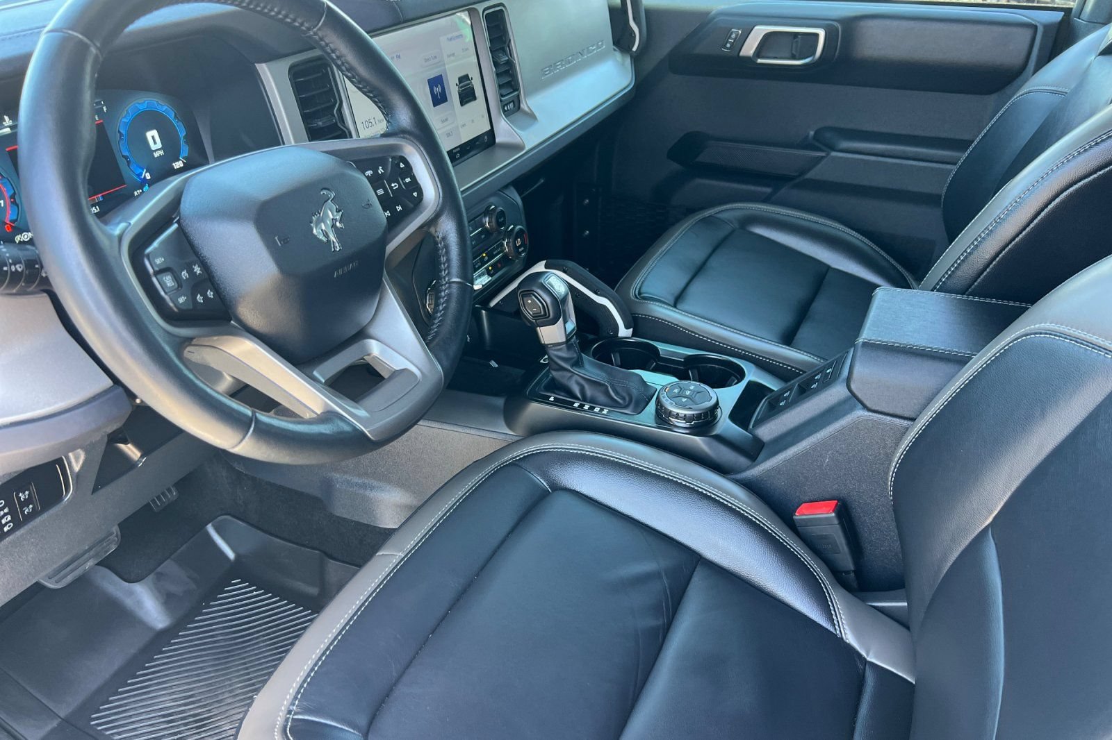 Certified 2025 Ford Bronco Outer Banks AWD/4WD image 12