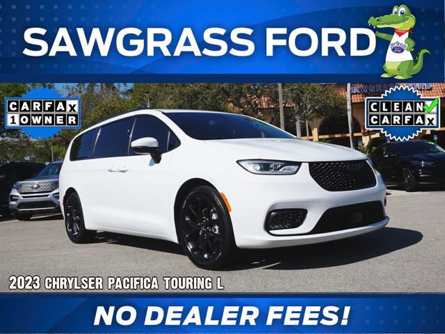 Used 2023 Chrysler Pacifica Touring-L w/ S Appearance Package image 5