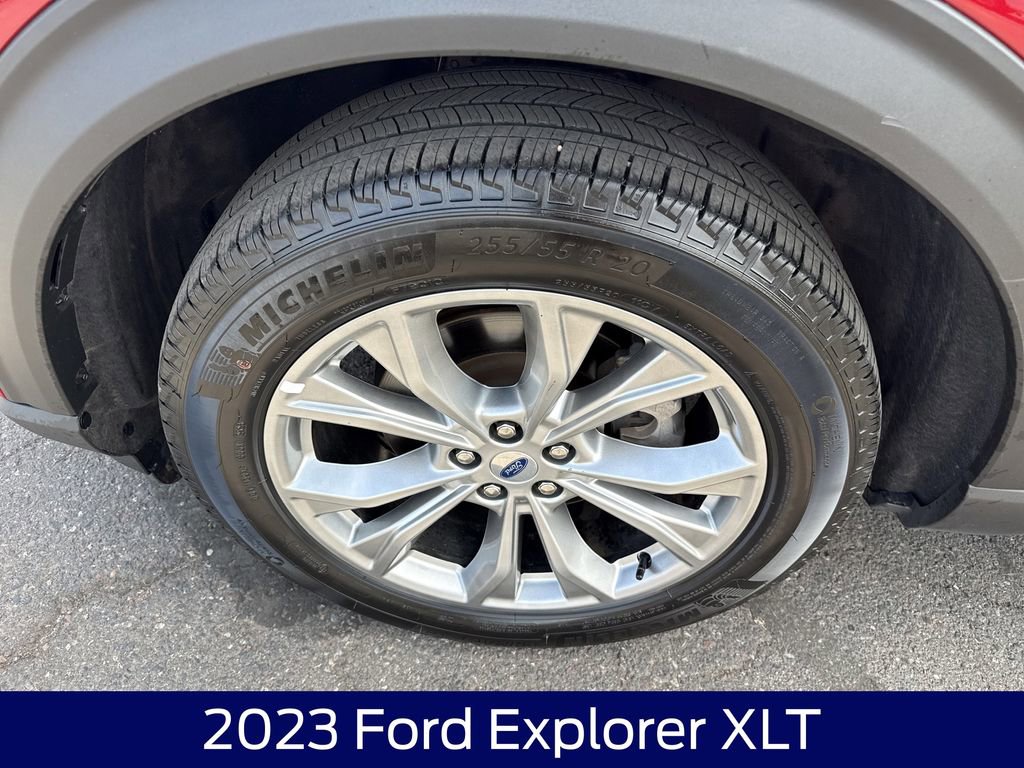 Certified 2023 Ford Explorer XLT w/ Equipment Group 202A AWD/4WD image 11