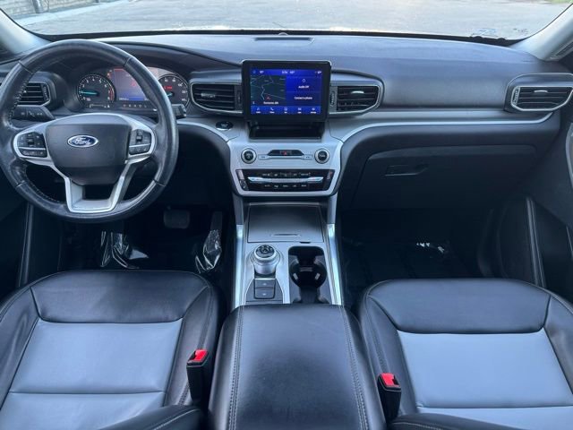 Certified 2022 Ford Explorer XLT w/ Equipment Group 202A AWD/4WD image 11