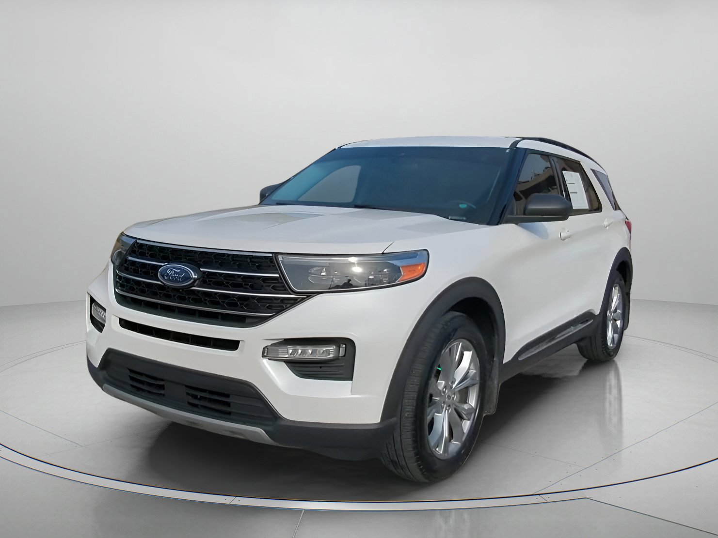 Certified 2020 Ford Explorer XLT w/ Equipment Group 202A image 3