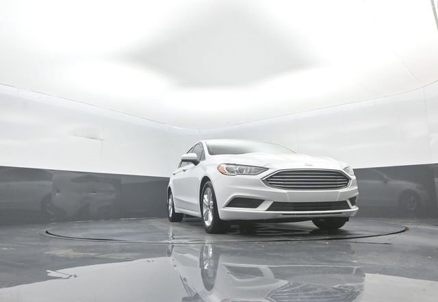 Certified 2018 Ford Fusion SE FWD image 32