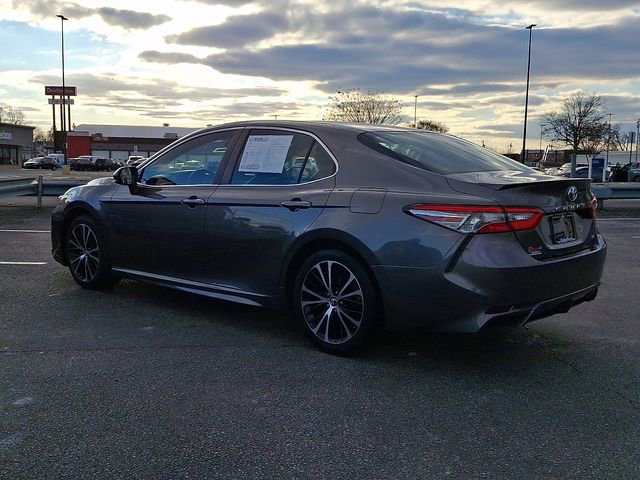 Used 2018 Toyota Camry SE image 5
