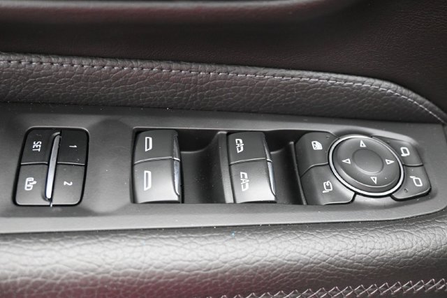 Used 2023 GMC Yukon Denali AWD/4WD image 13