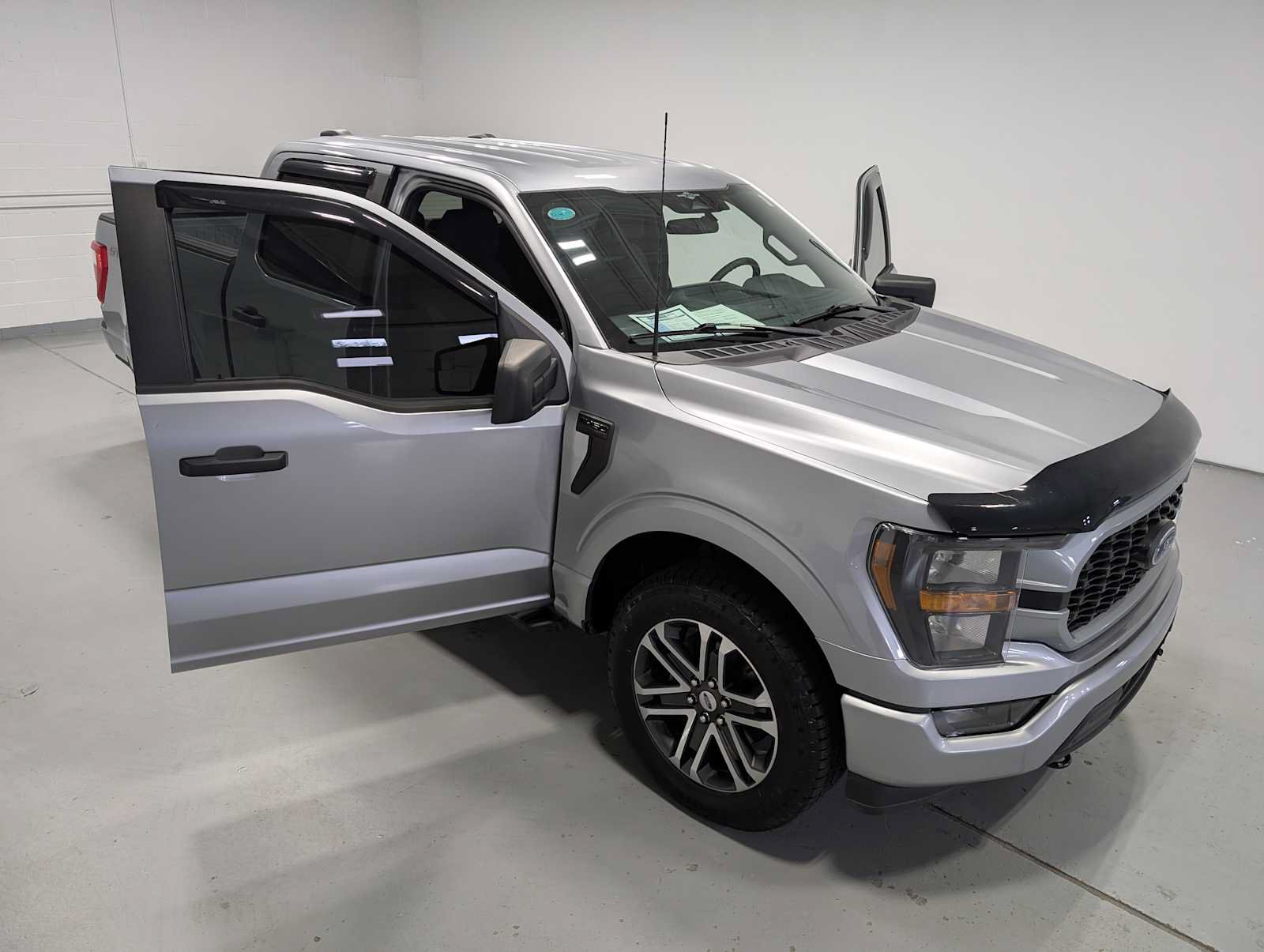 Certified 2023 Ford F150 XL w/ STX Appearance Package AWD/4WD image 17