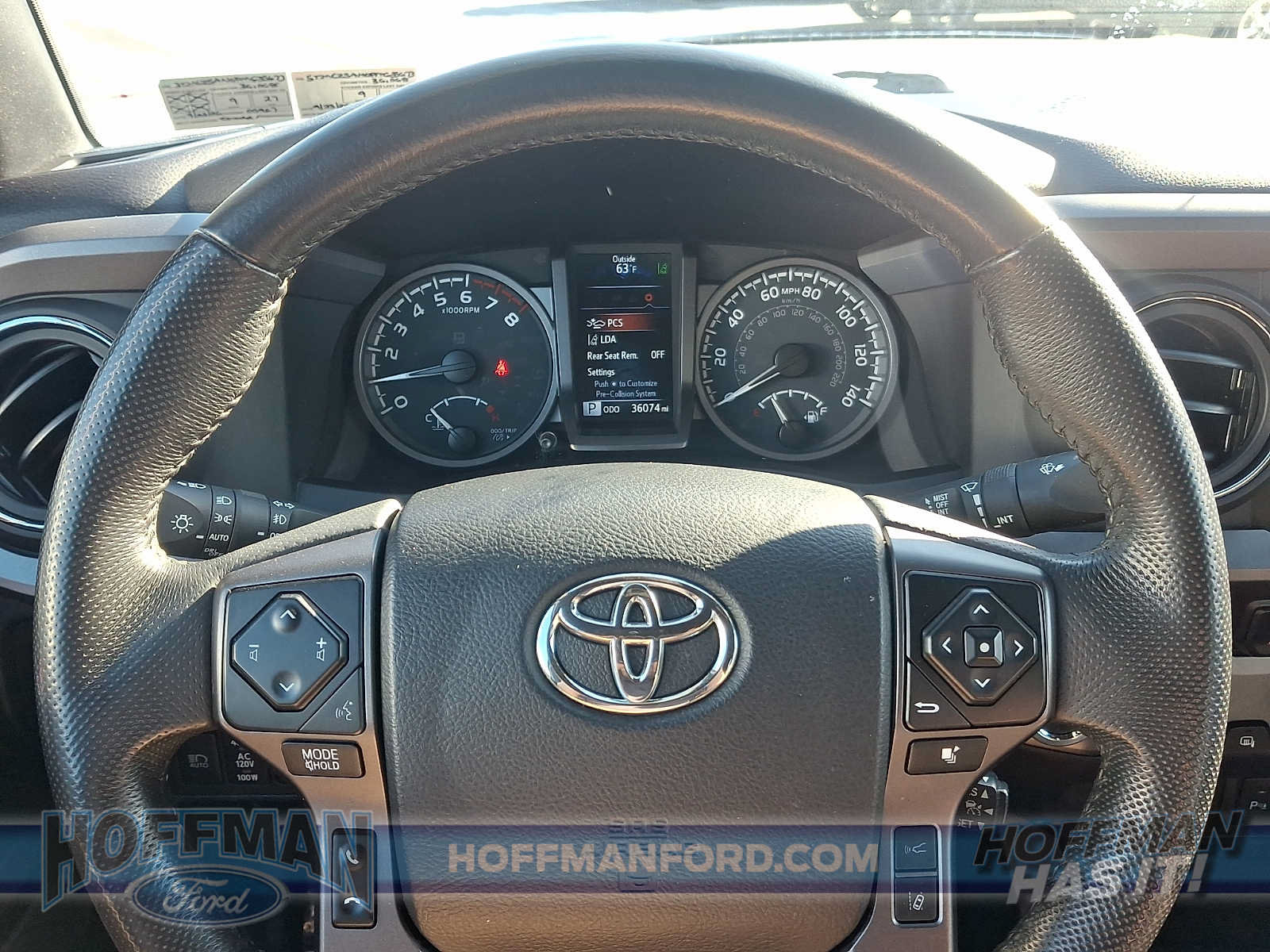 Used 2023 Toyota Tacoma TRD Off-Road w/ Technology Package AWD/4WD image 17