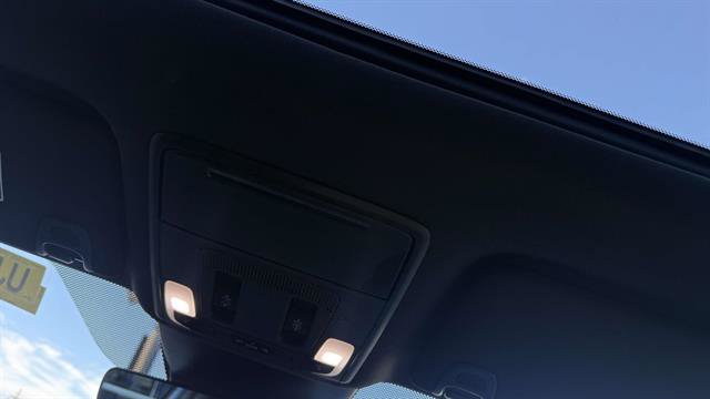 Used 2025 Honda Pilot TrailSport image 25