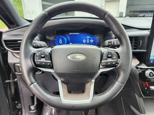 Certified 2022 Ford Explorer Platinum w/ Equipment Group 601A AWD/4WD image 30
