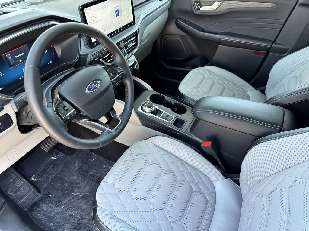 Certified 2023 Ford Escape Platinum w/ Premium Technology Package AWD/4WD image 9