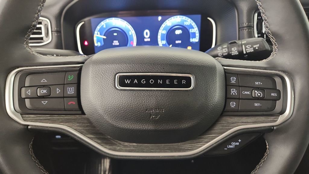 Used 2024 Jeep Wagoneer L Series II w/ Flexible Seating Group AWD/4WD image 12
