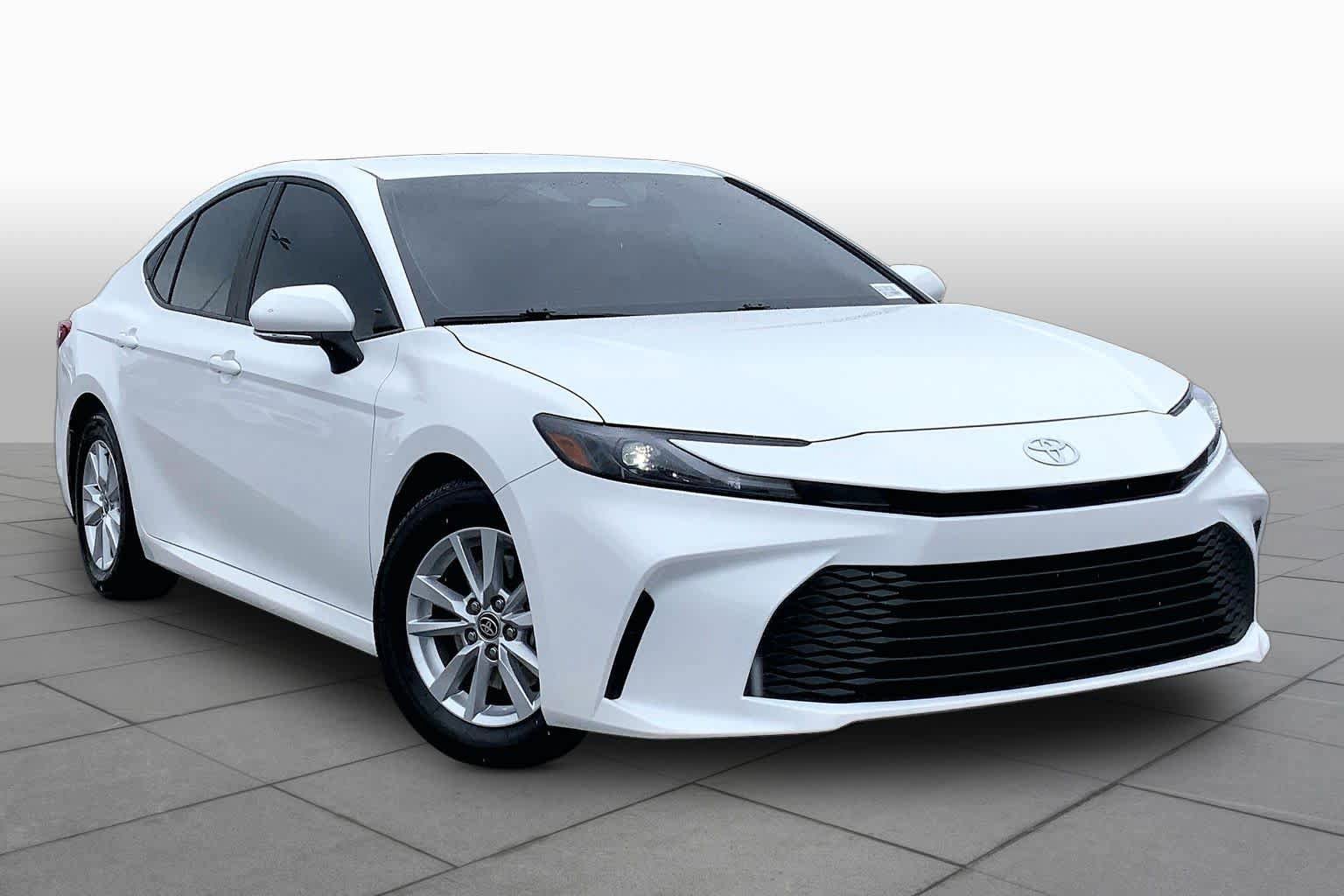 Used 2025 Toyota Camry LE w/ Convenience Package FWD image 3