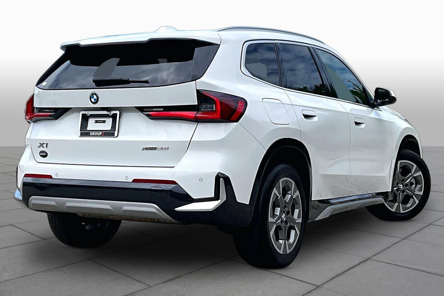 Used 2025 BMW X1 xDrive28i AWD/4WD image 13