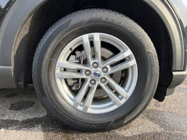 Certified 2022 Ford Explorer XLT w/ Equipment Group 202A image 5