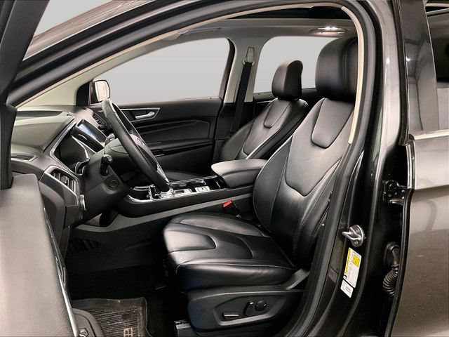 Certified 2020 Ford Edge Titanium AWD/4WD image 24