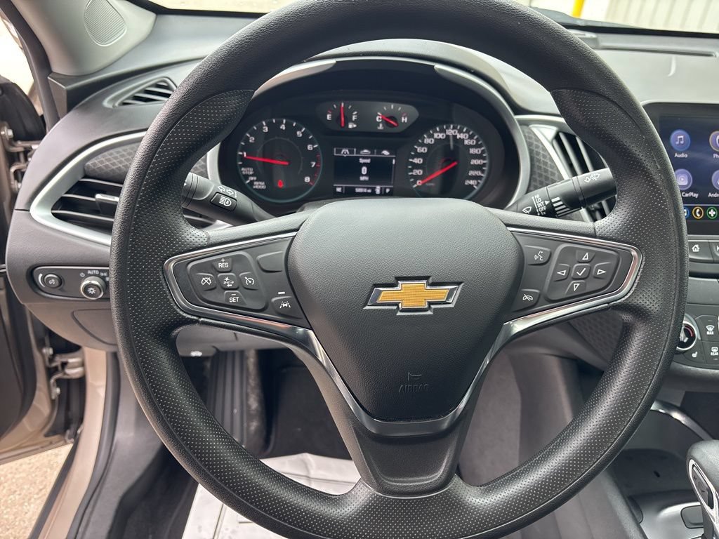 Used 2023 Chevrolet Malibu LT FWD image 15