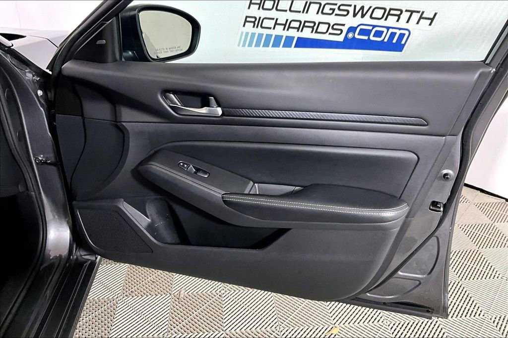 Used 2024 Nissan Altima 2.5 SV image 19