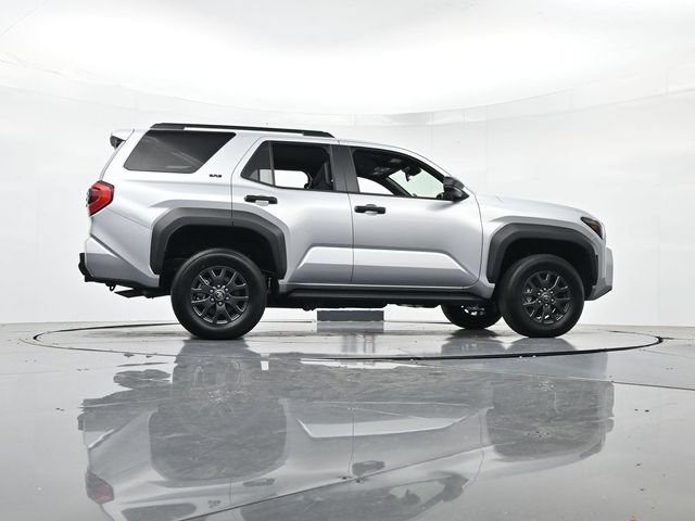 Used 2025 Toyota 4Runner SR5 AWD/4WD image 35