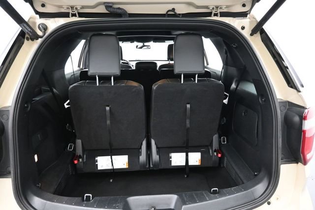 Certified 2018 Ford Explorer XLT w/ Equipment Group 202A FWD image 28