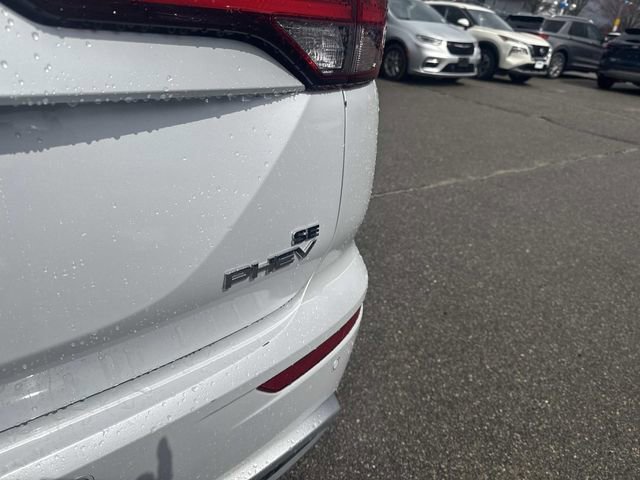 Used 2024 Mitsubishi Outlander 4WD Plug-In Hybrid image 6