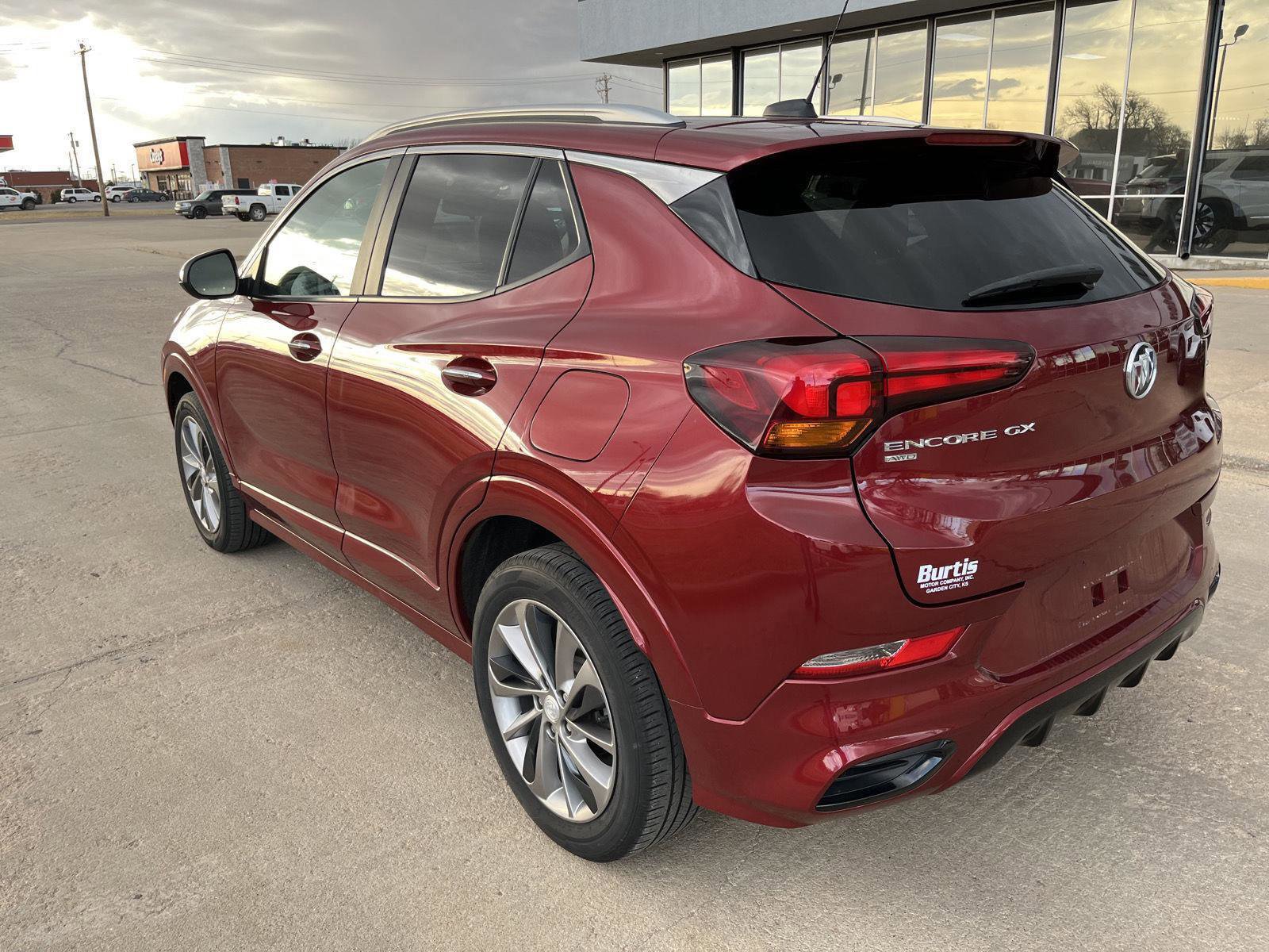 Used 2022 Buick Encore GX Select w/ Sport Touring Package image 3