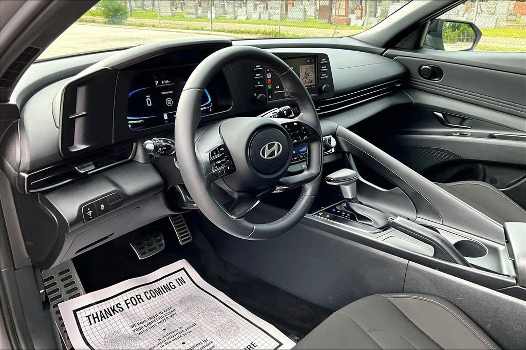 Used 2026 Hyundai Elantra Sport FWD image 13