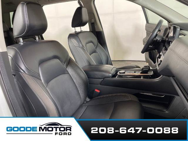 Used 2022 Nissan Pathfinder SL w/ Cargo Package AWD/4WD image 24